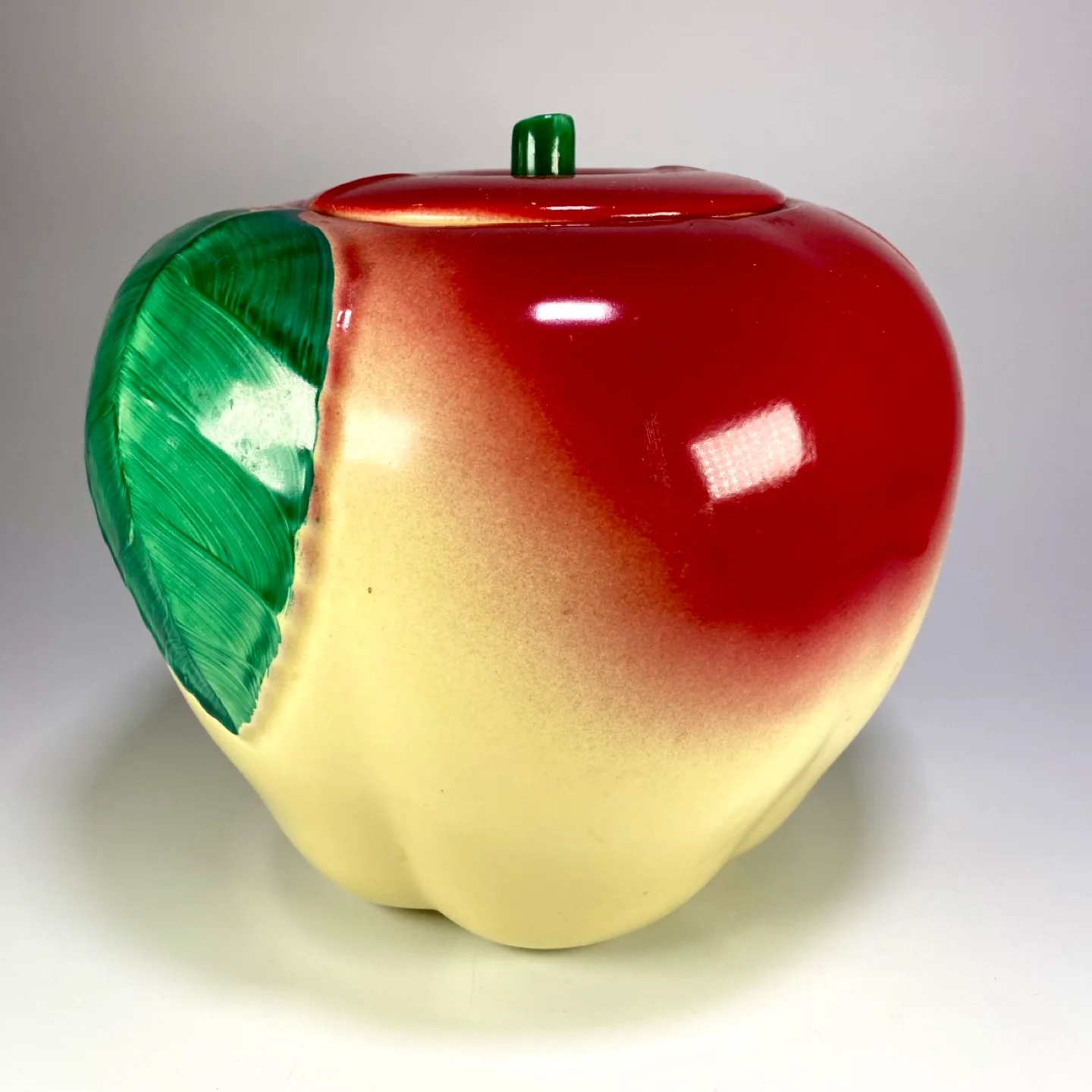 Vintage Hull Blushing Apple Cookie Jar thumbnail