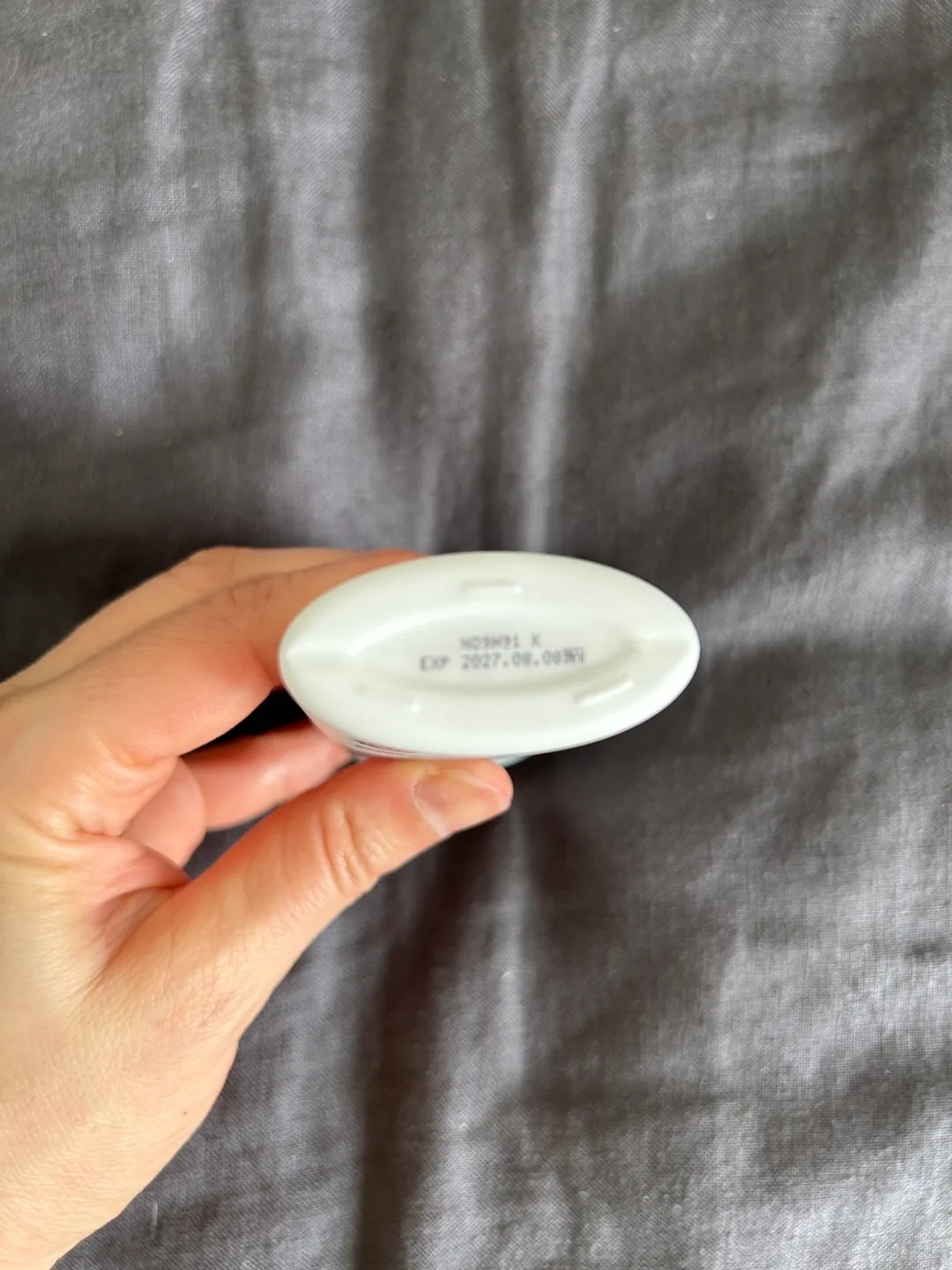 Sunscreen, Vaseline, body lotion, conditioner image indicator(5)