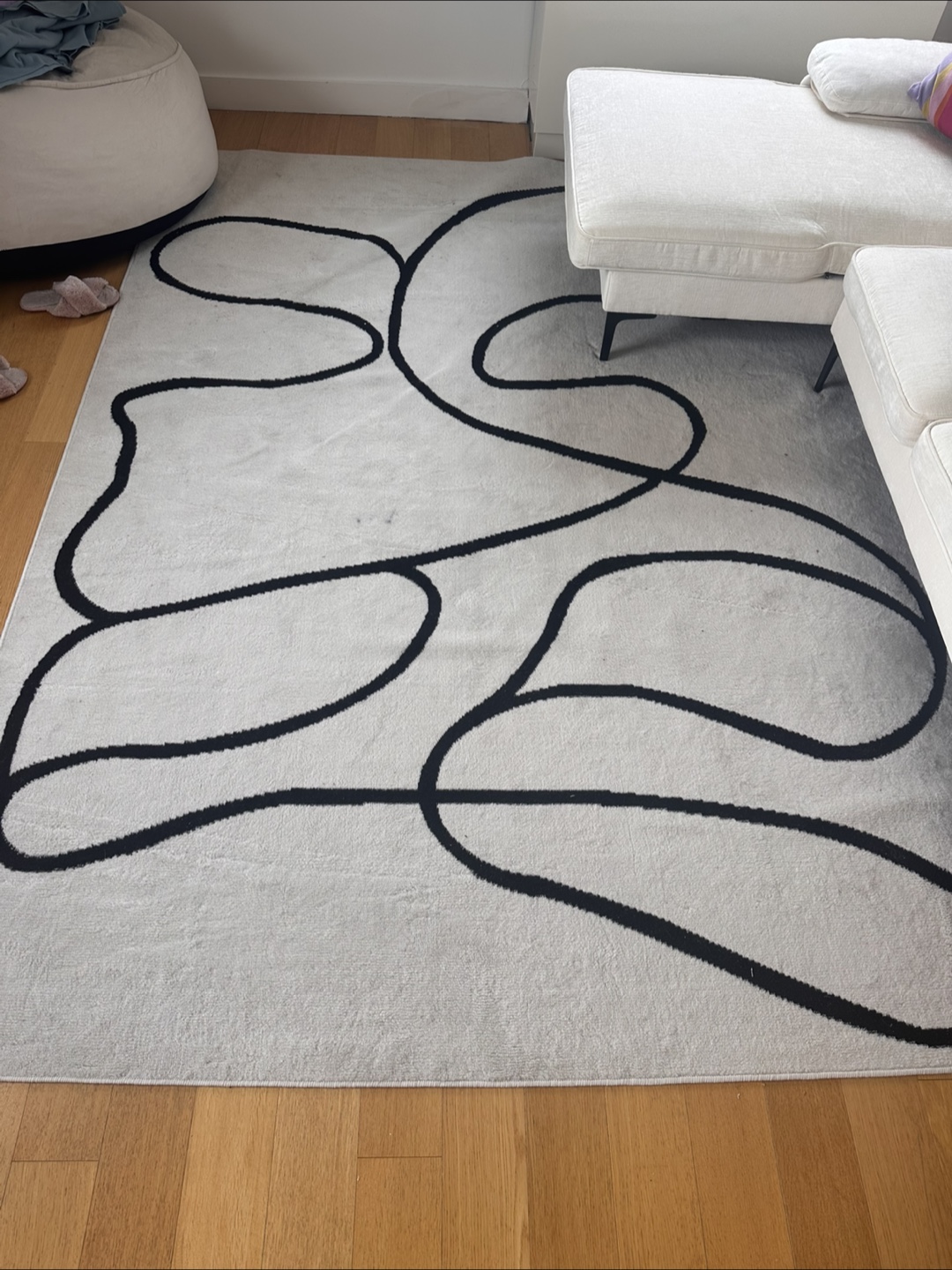 Abstract Black & White Area Rug - photo 2