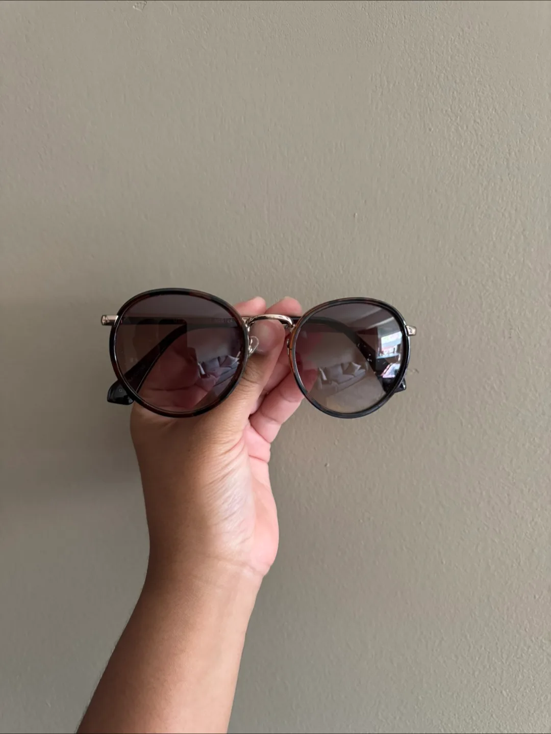 Round Tortoise Shell Sunglasses 🧡 thumbnail