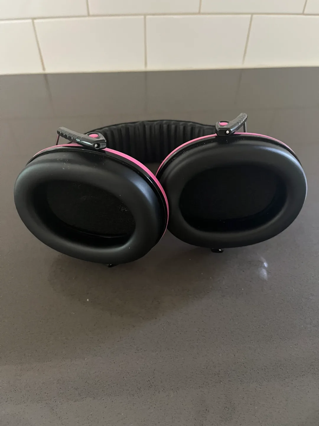 Floriogra Pink Ear Muffs image indicator(5)