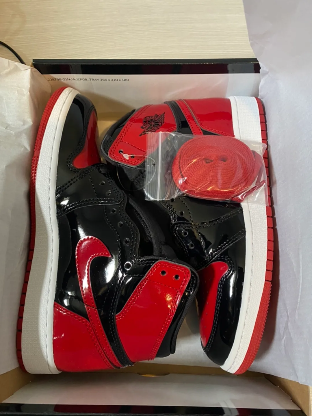 Jordan 1 Retro High Patent Bred DS 5Y thumbnail