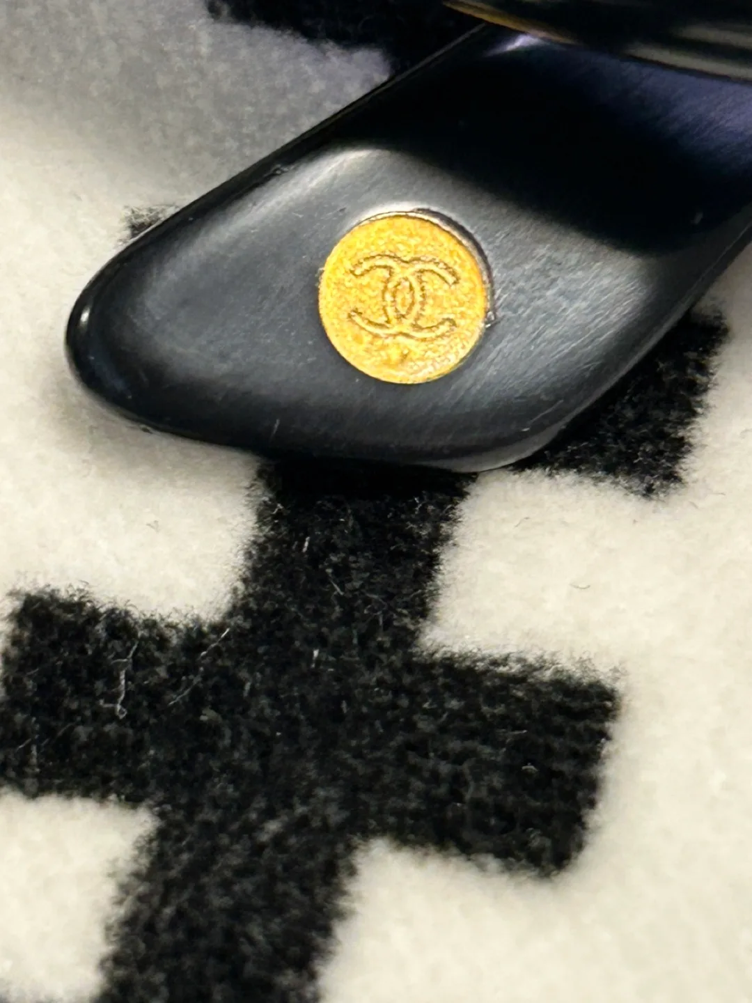 Chanel Black Sunglasses image indicator(7)