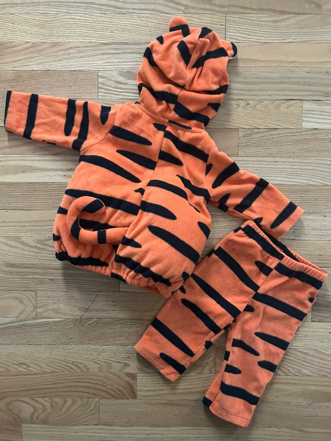Tiger Costume - Size 6-9 Months image indicator(2)