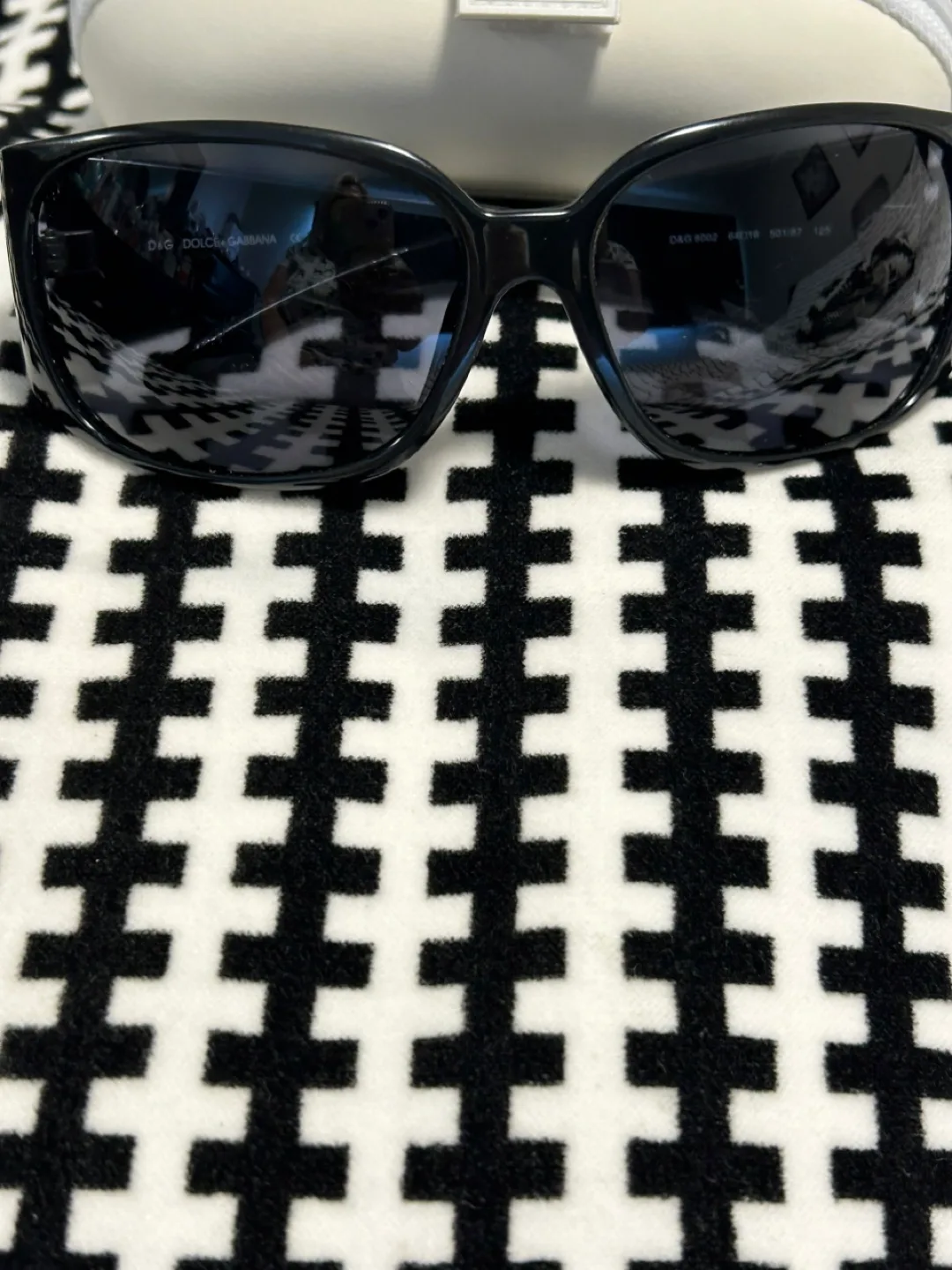 Dolce & Gabbana D&G Sunglasses image indicator(2)