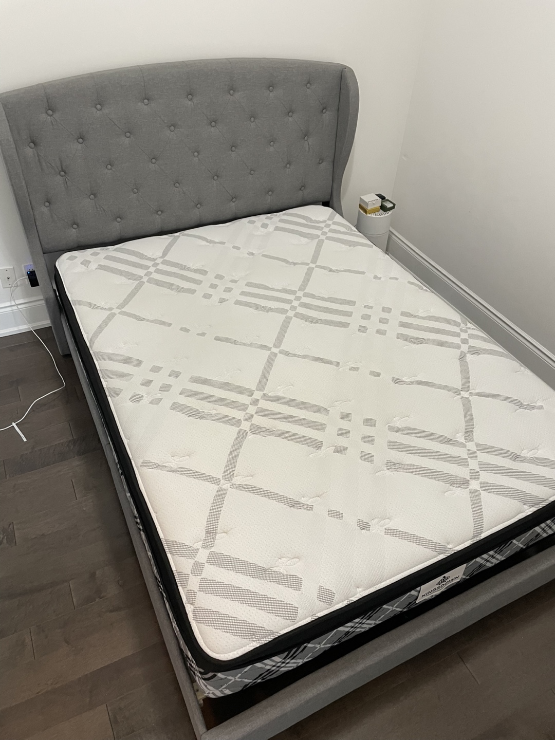 Leon’s Queen size mattress - moving sale - photo 3