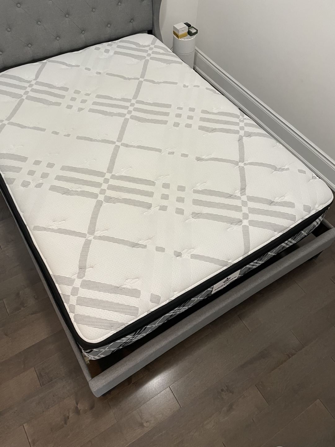Leon’s Queen size mattress - moving sale - photo 4