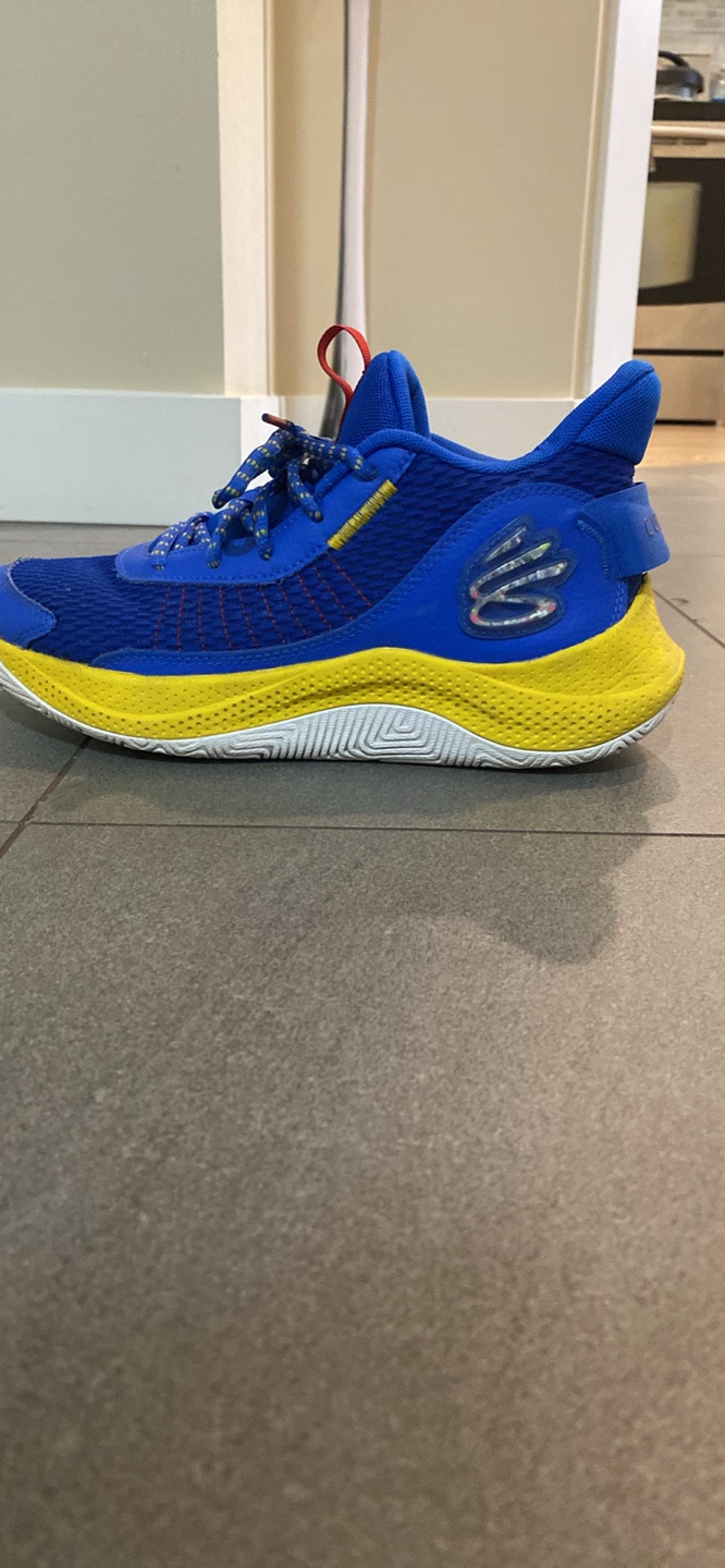 Curry basketball shoes 8.5M