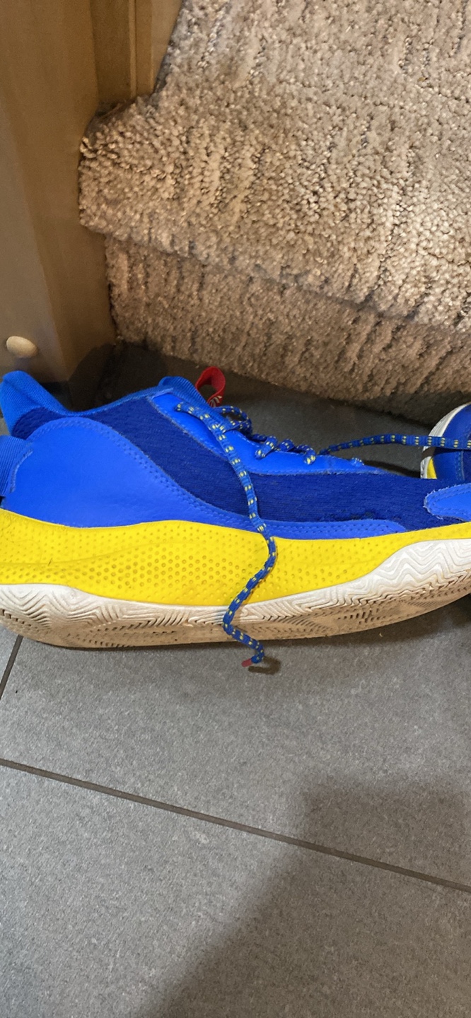 Curry basketball shoes 8.5M - photo 5