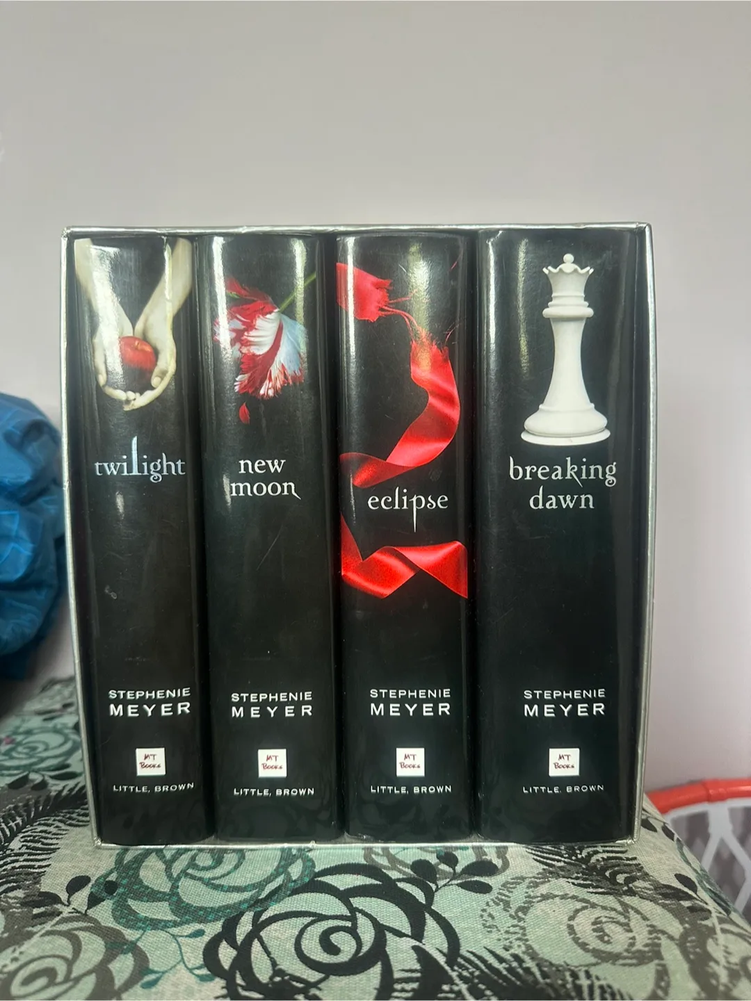 Twilight Saga Complete Collection Box Set thumbnail