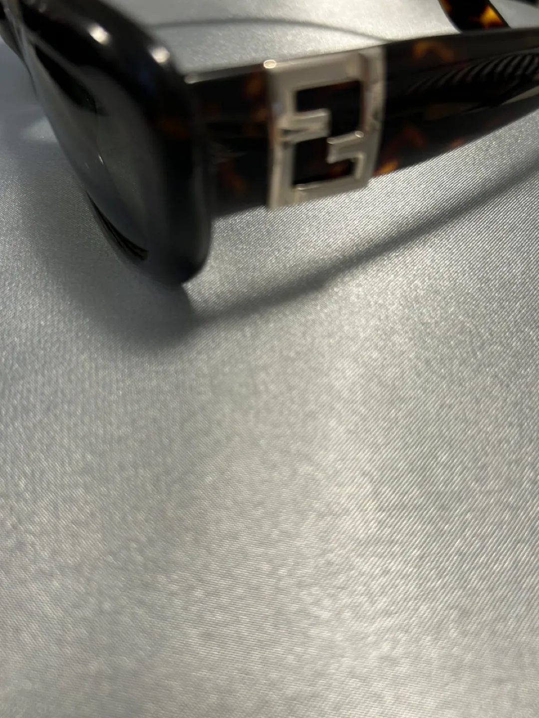 Fendi Dark Tortoise Sunglasses image indicator(5)