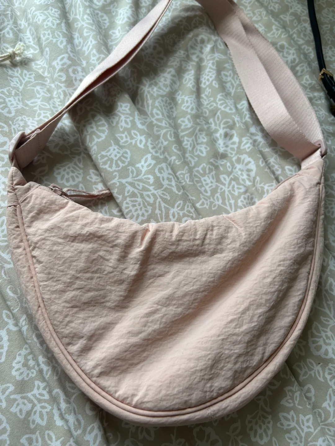 Pink Uniqlo Bag thumbnail