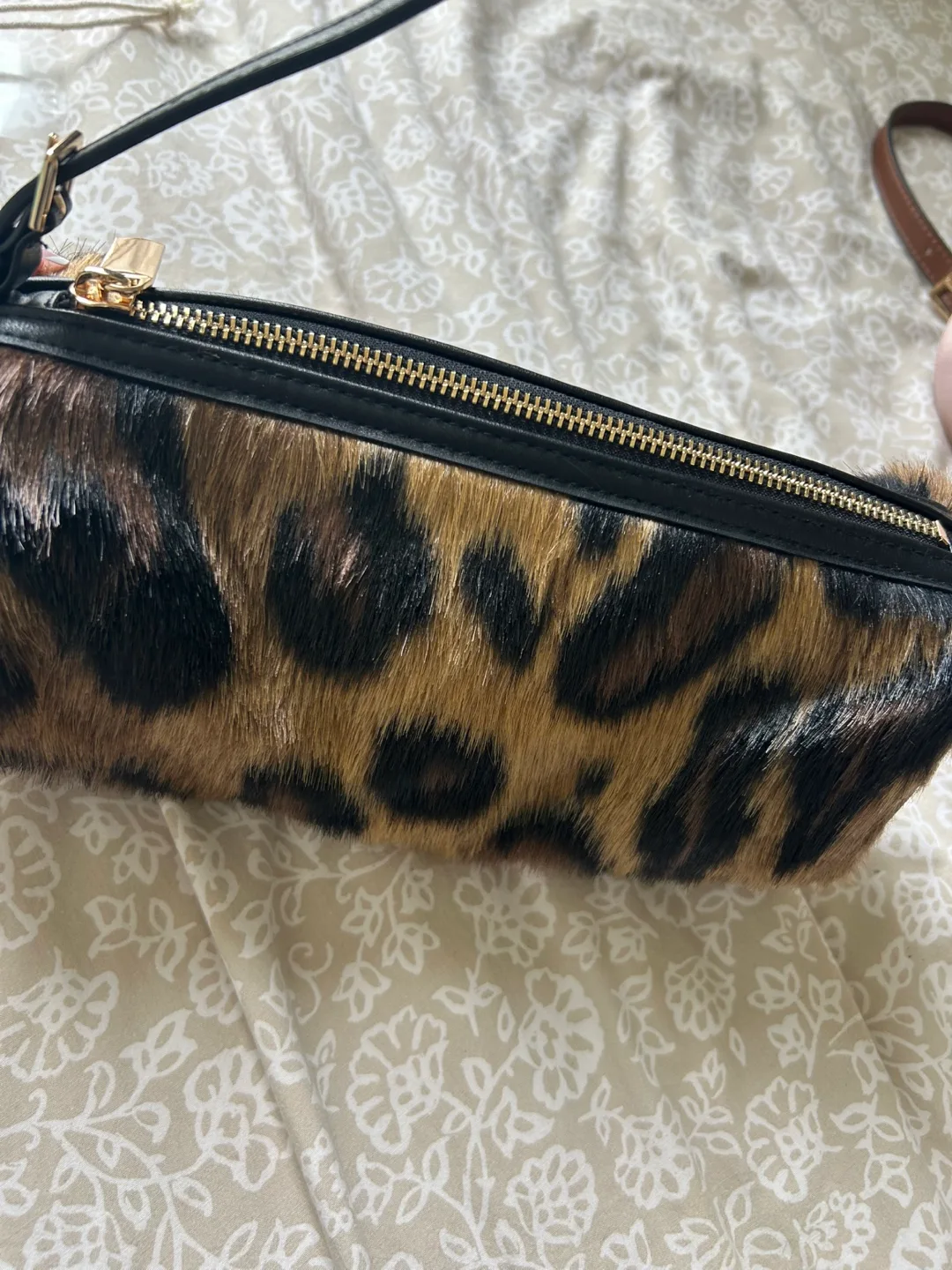 Cheetah faux fur H&M shoulder bag thumbnail