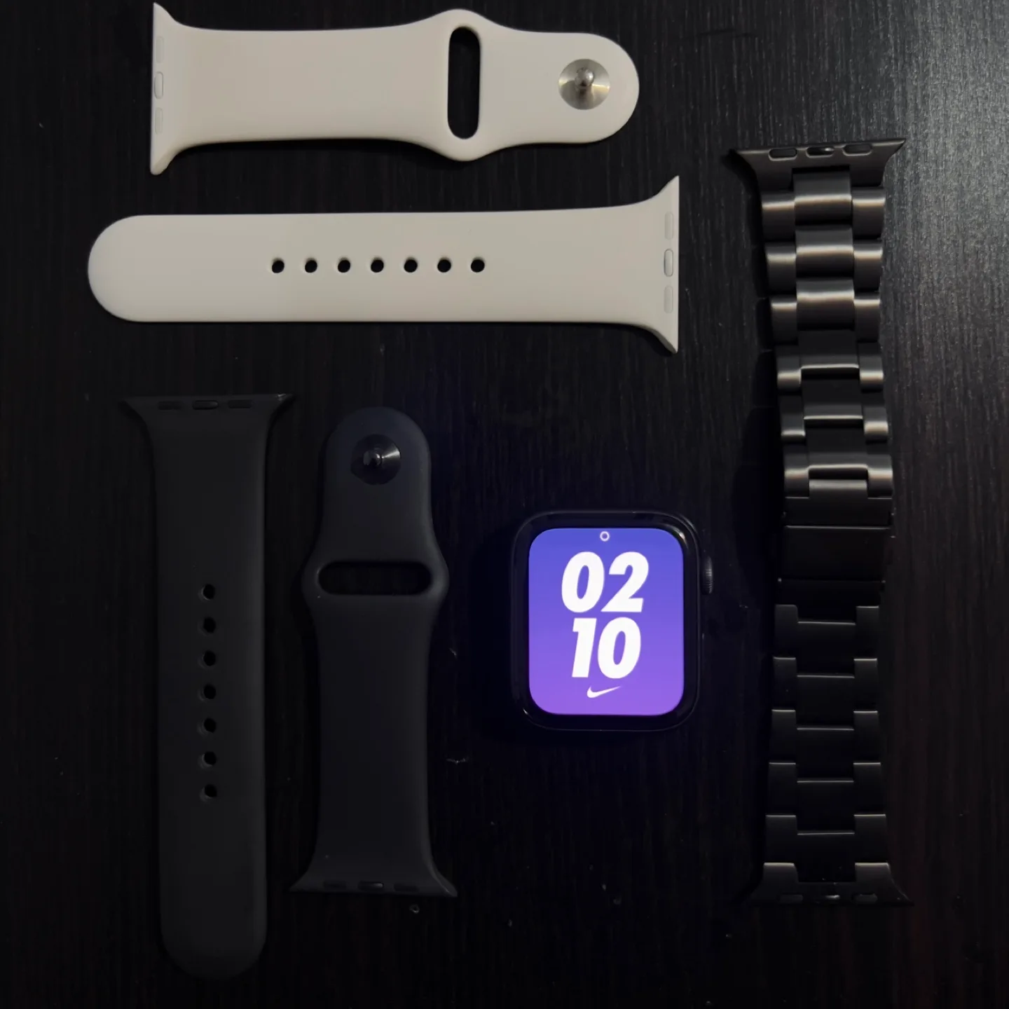 Apple Watch Series 4 44mm - 96% Battery Health thumbnail