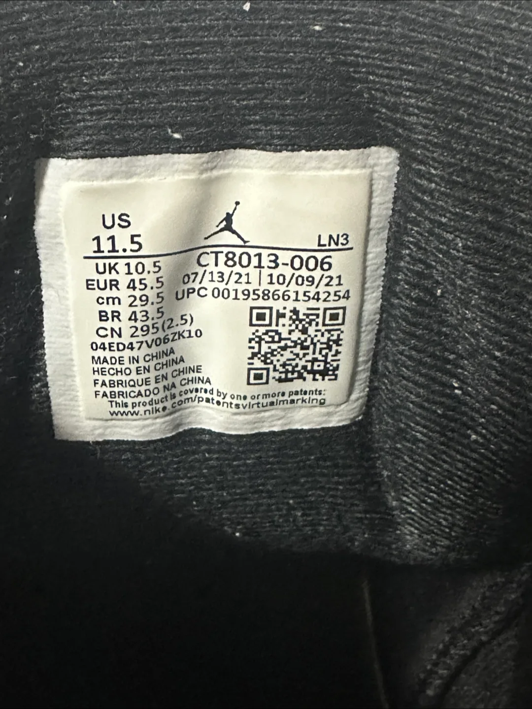 Jordan 12 Retro Black/White Size 11.5 image indicator(4)
