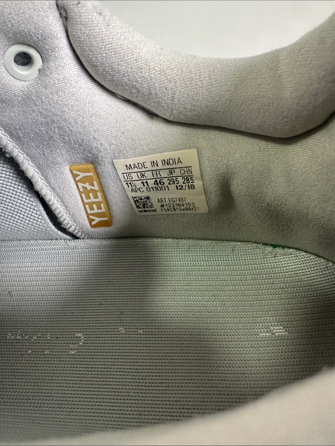 Adidas Yeezy Boost 700 V2 Cream image indicator(6)