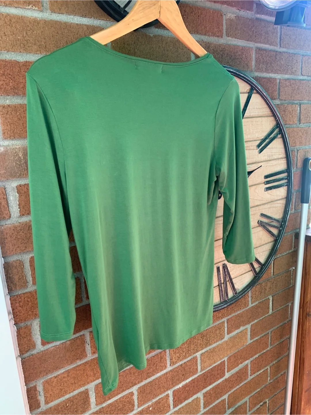 Rino Rossi Green V-Neck Top - Size M image indicator(5)