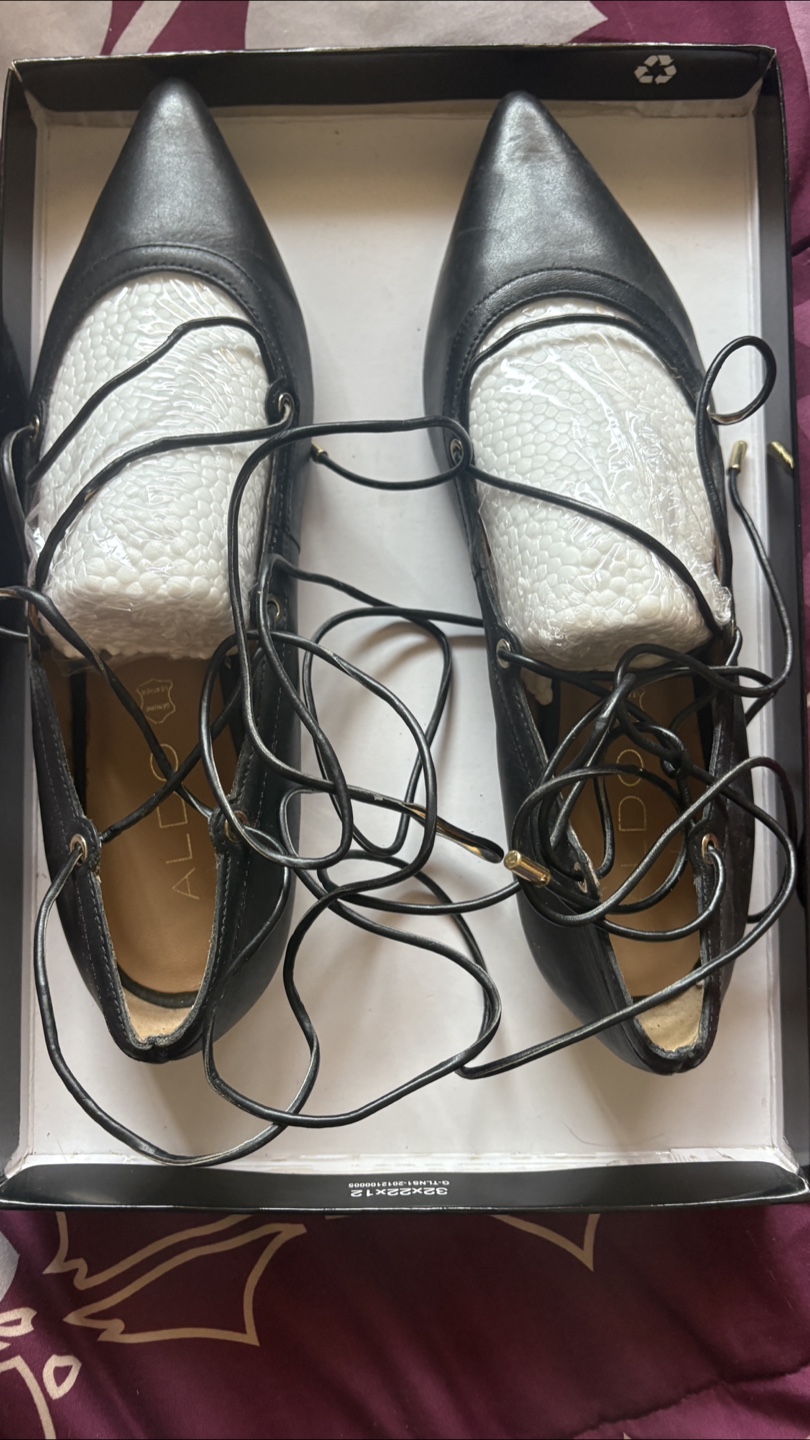 Aldo Alize-97 Black Lace-Up Flats - Size 8.5
