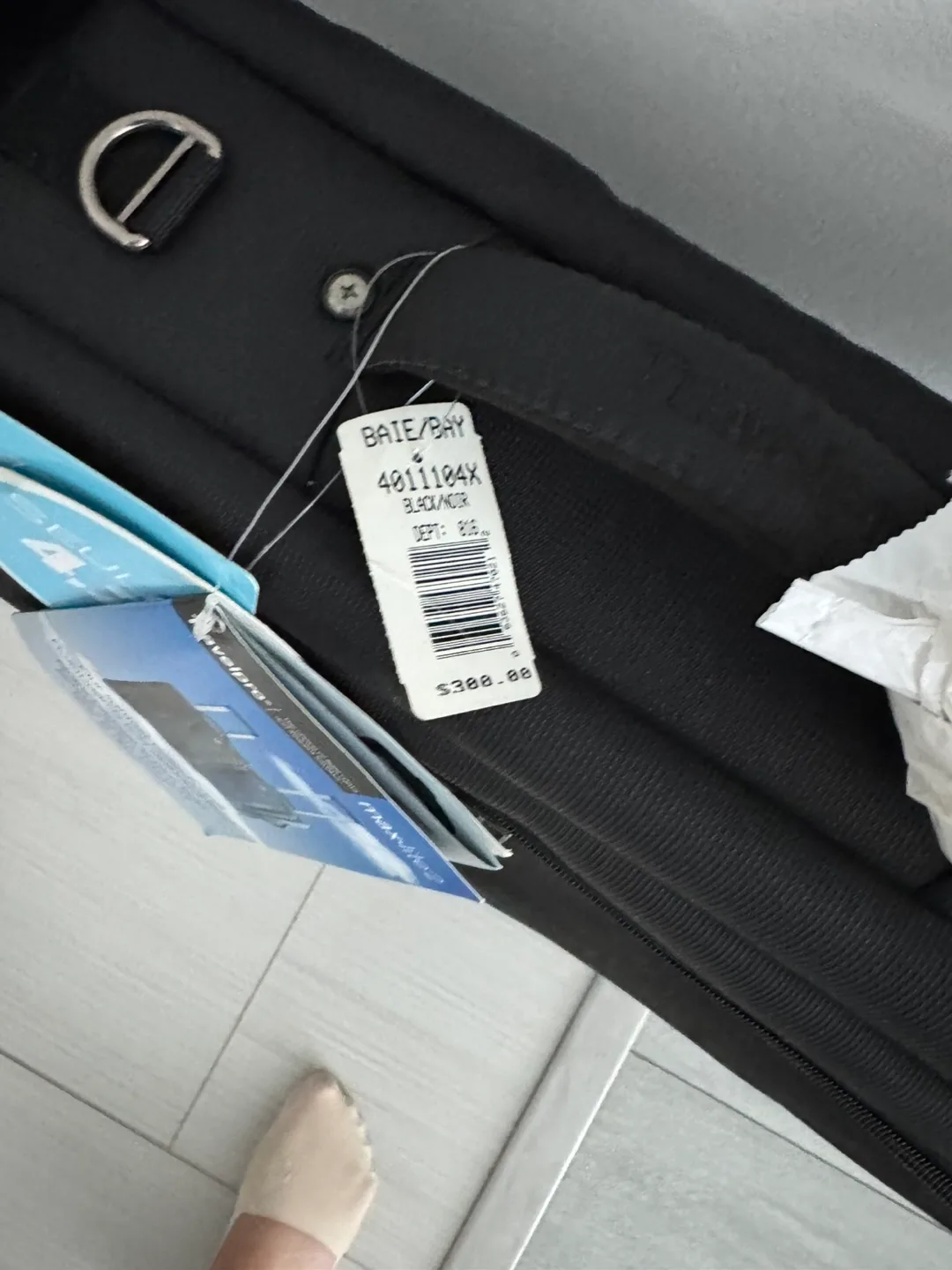 NWT Travel pro Garment bag luggage thumbnail