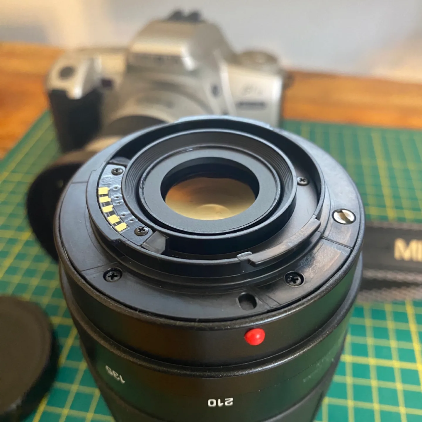 35mm Film SLR + 2 Lenses Kit (Minolta STsi) image indicator(5)