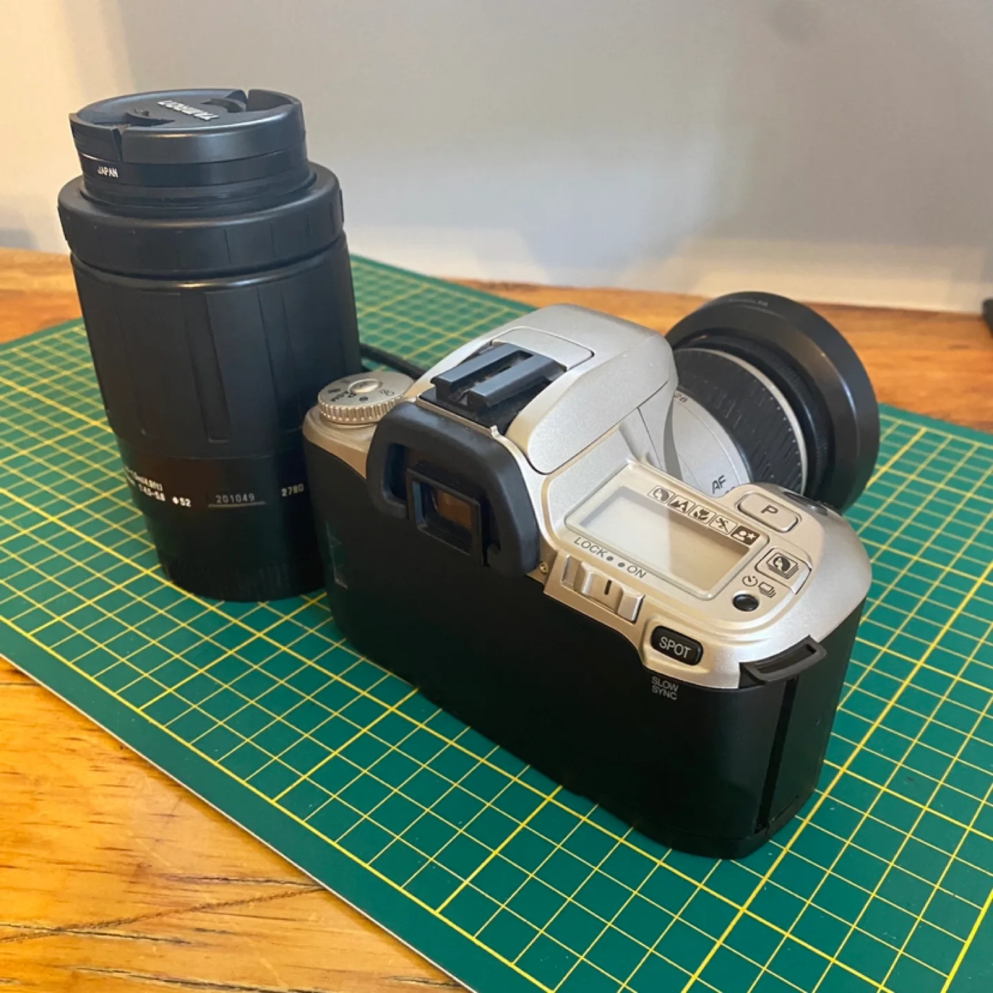 35mm Film SLR + 2 Lenses Kit (Minolta STsi) image indicator(8)