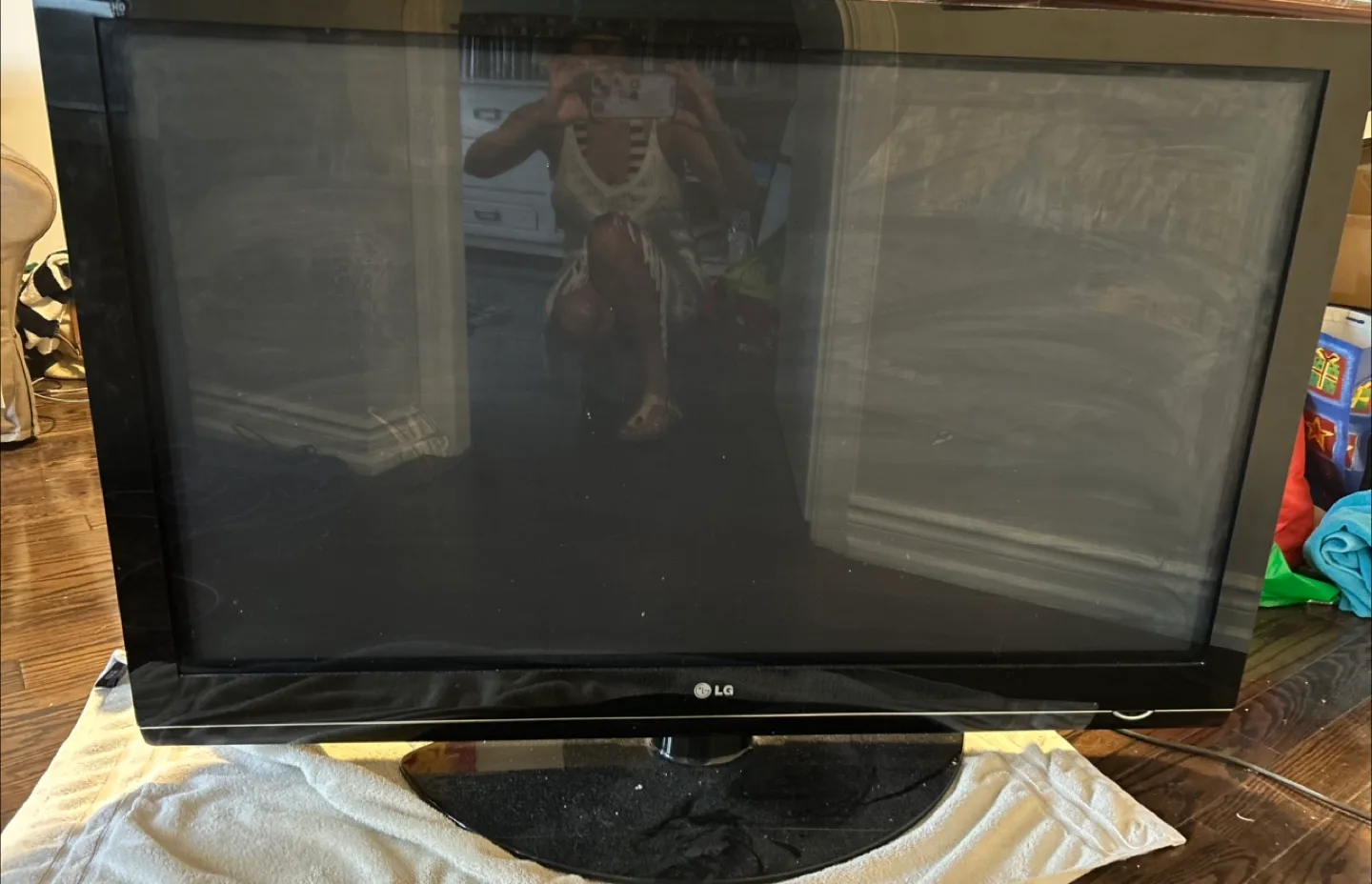 LG 50PG30 50" Plasma TV thumbnail