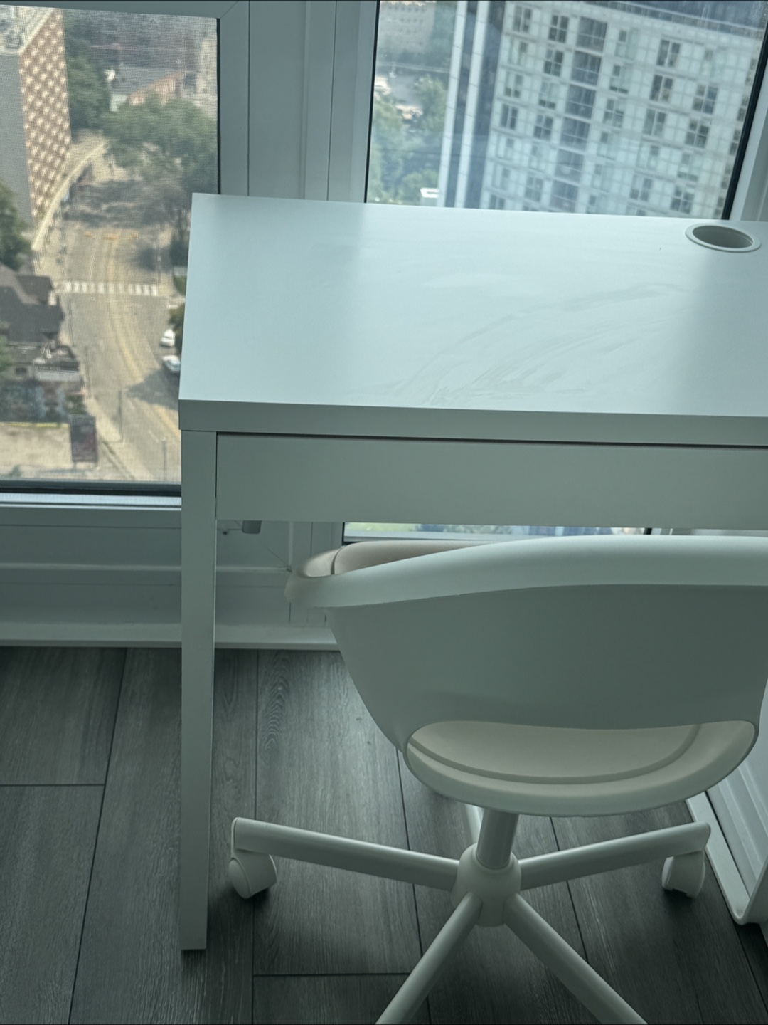 IKEA Micke Desk - White - photo 2