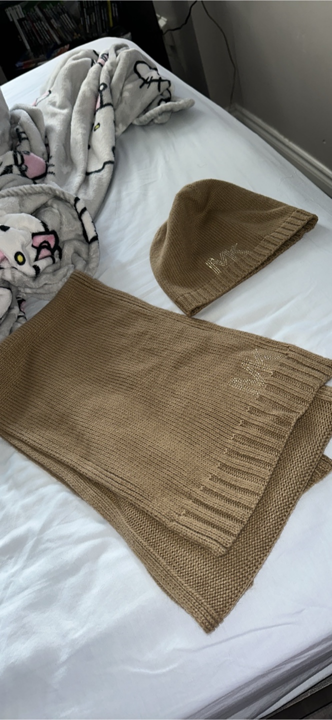 Michael Kors Hat and Scarf Set - Tan