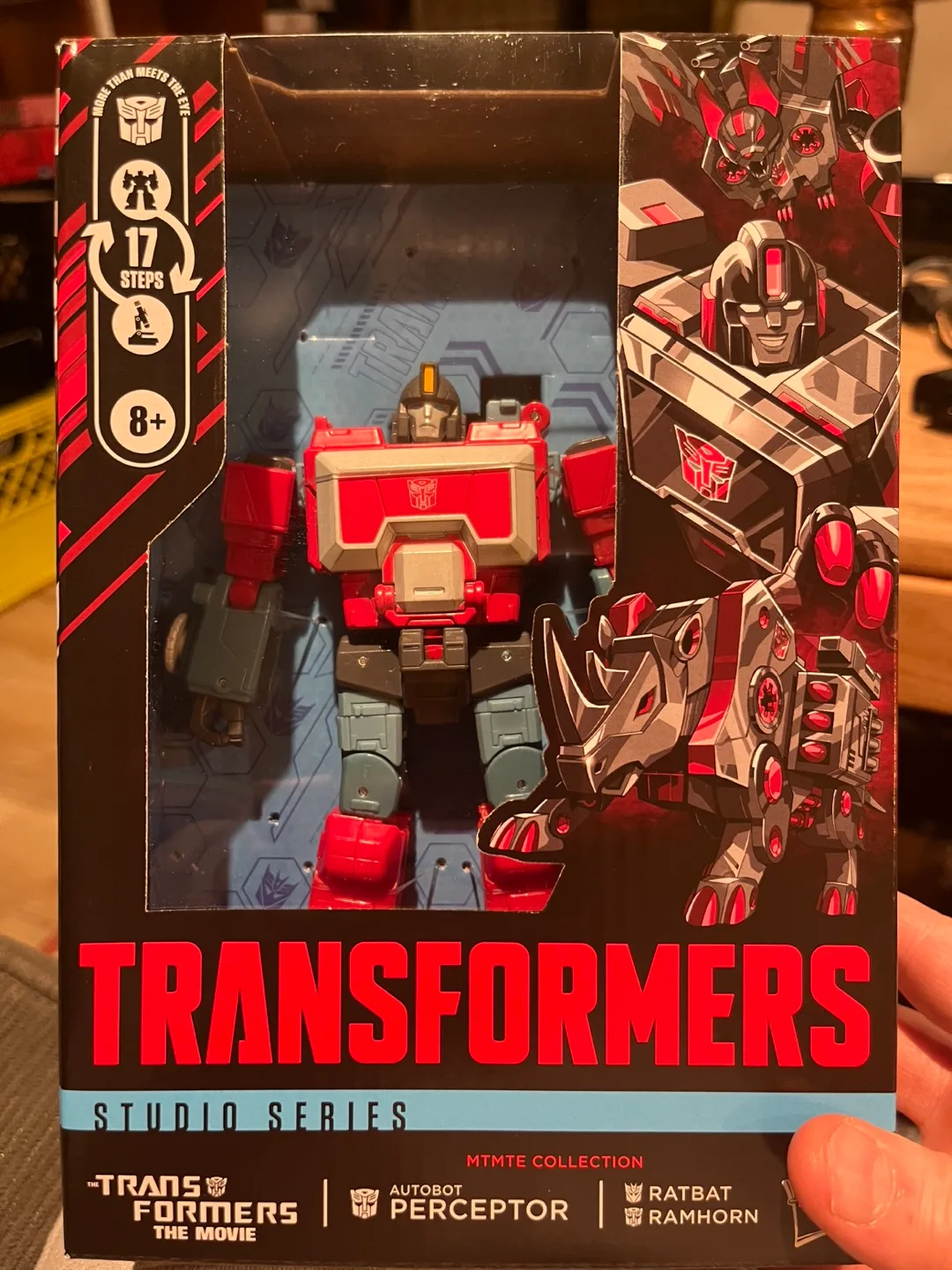 TRANSFORMERS: PERCEPTOR (STUDIO SERIES) thumbnail