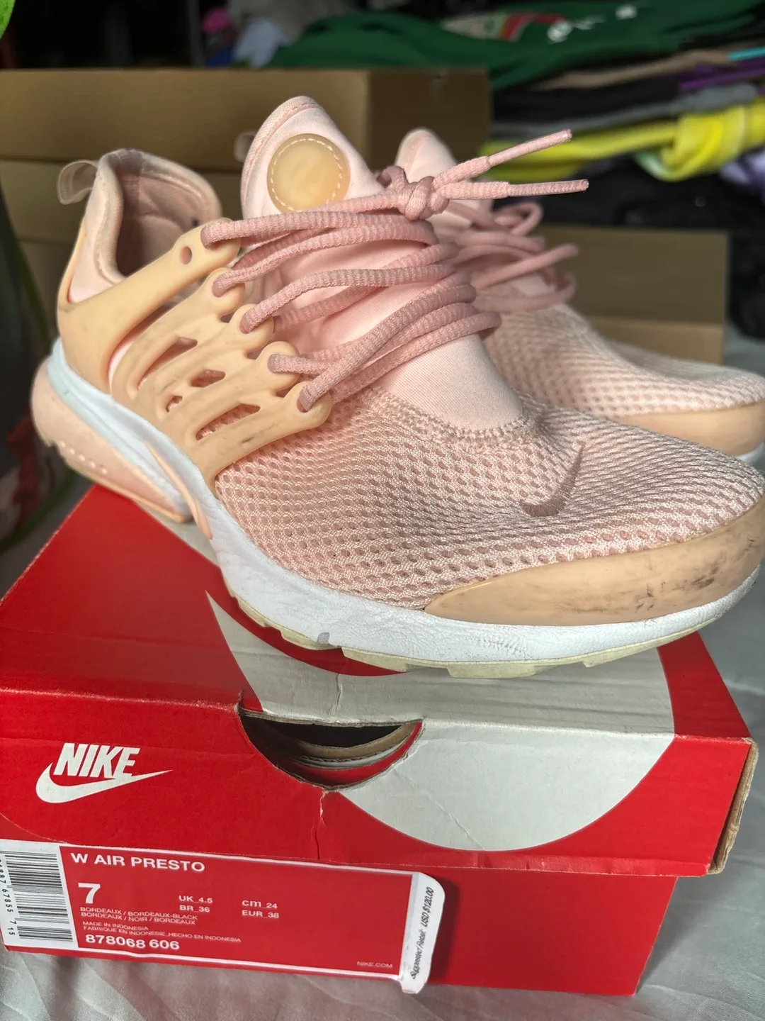 Nike Air Presto Women's Size 7 Peach thumbnail