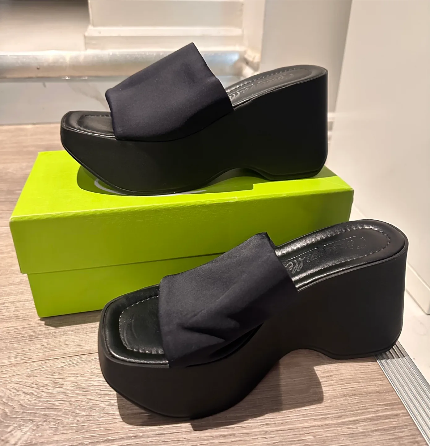 Dream Pairs Black Platform Wedge Sandals - Size 6 thumbnail