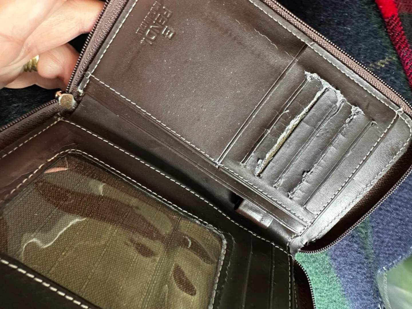 Fendi Wallet image indicator(4)