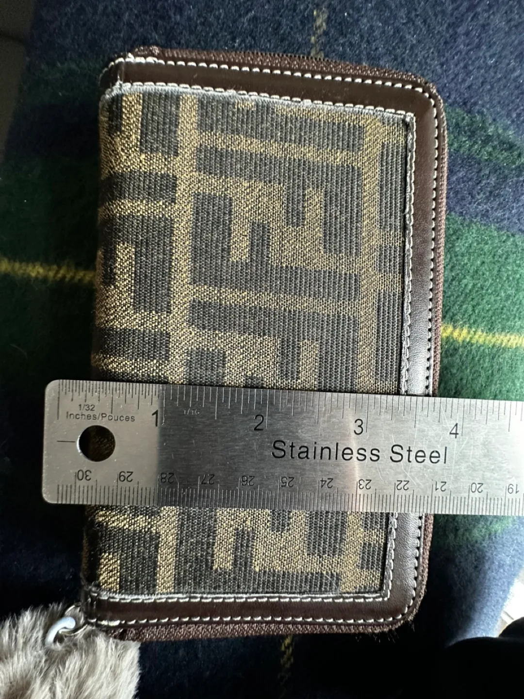 Fendi Wallet image indicator(7)