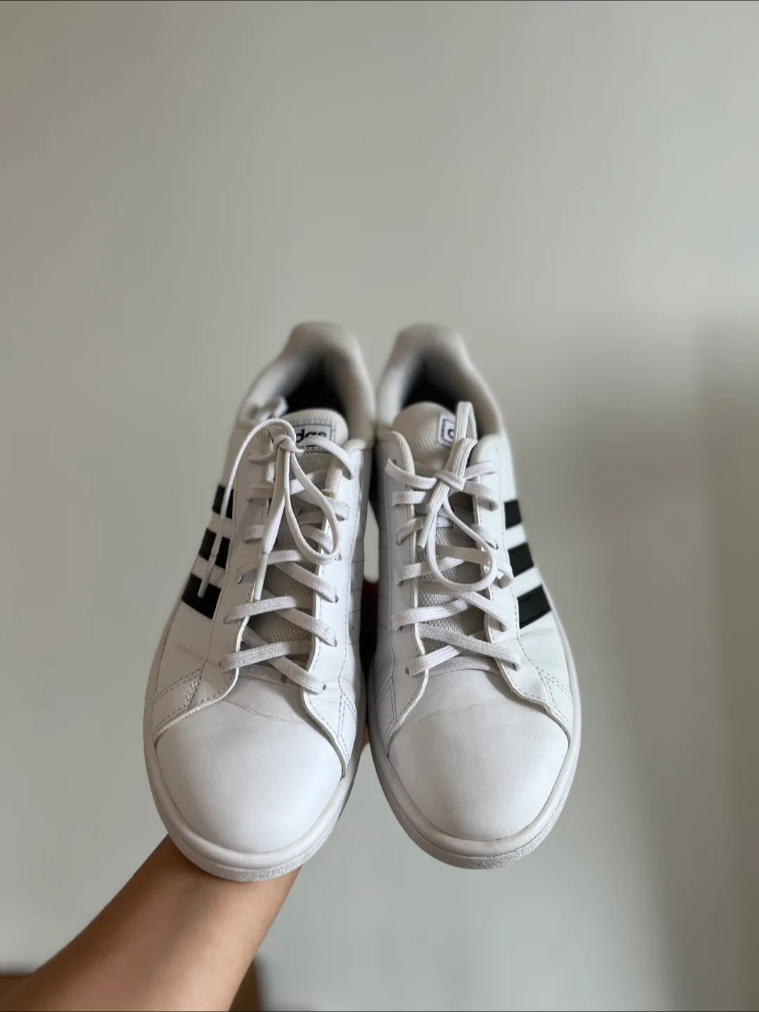 Adidas shoes image indicator(3)