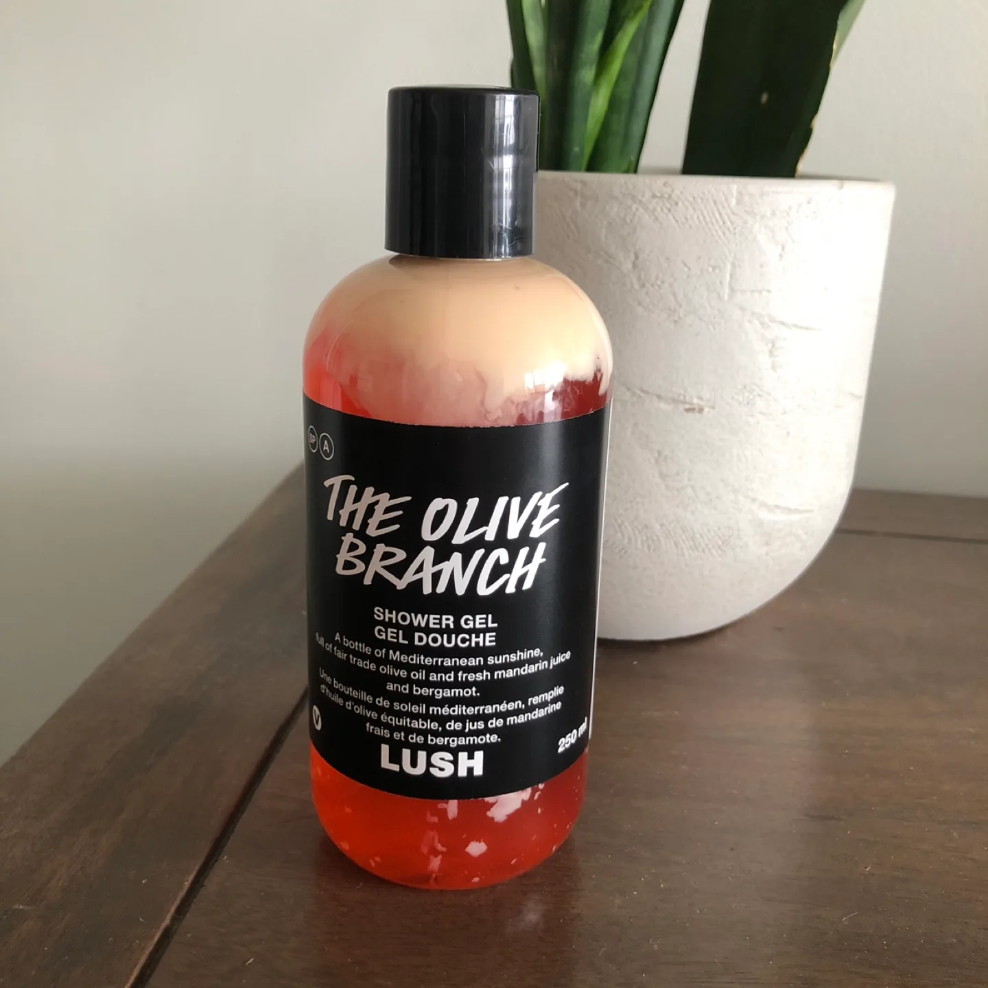 Unopened BNIP Lush Shower Gel - The Olive Branch- 250ml 🧡 thumbnail