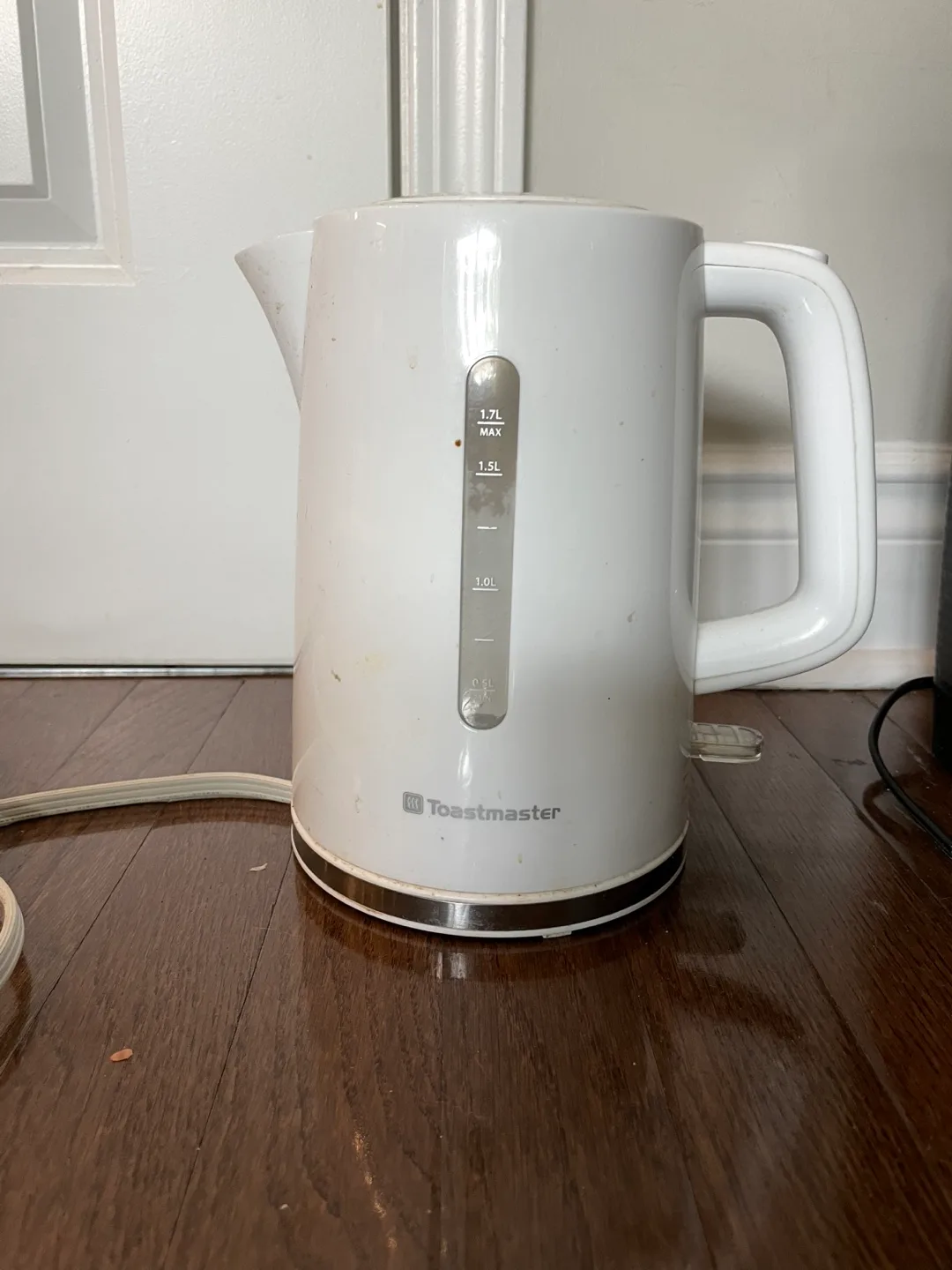 Toastmaster Electric Kettle - White thumbnail