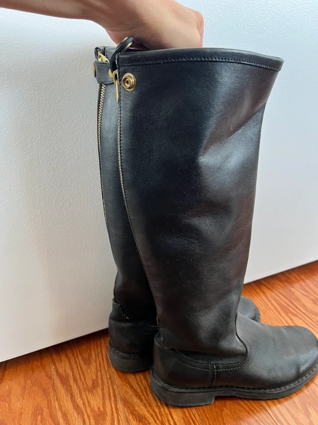 Roots Black Leather Riding Boots- Like New- Size 6 image indicator(2)