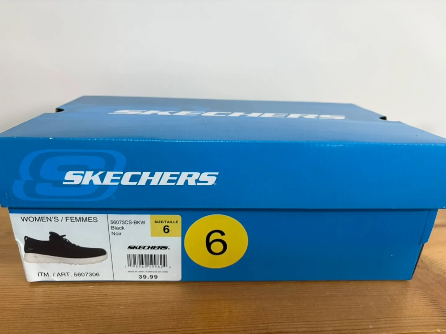 New Skechers GOwalk Stretch Fit Black - Size 6 image indicator(2)