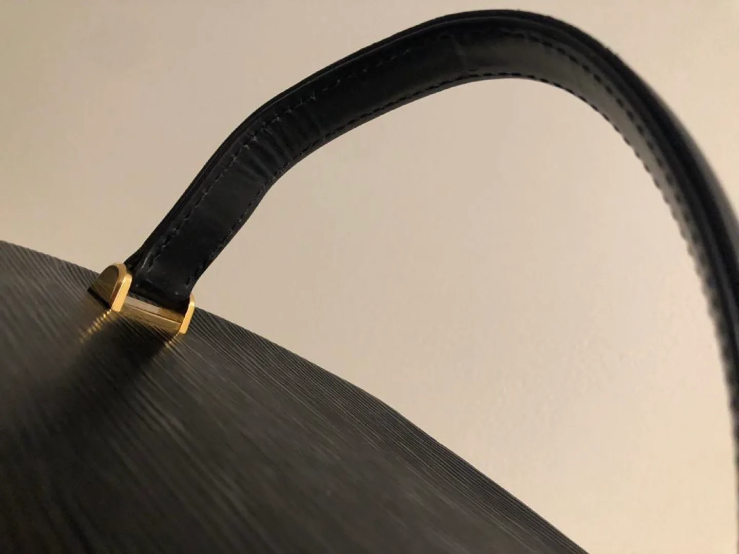 💯% Authentic Louis Vuitton Epi Leather GM Cannes Bag image indicator(6)