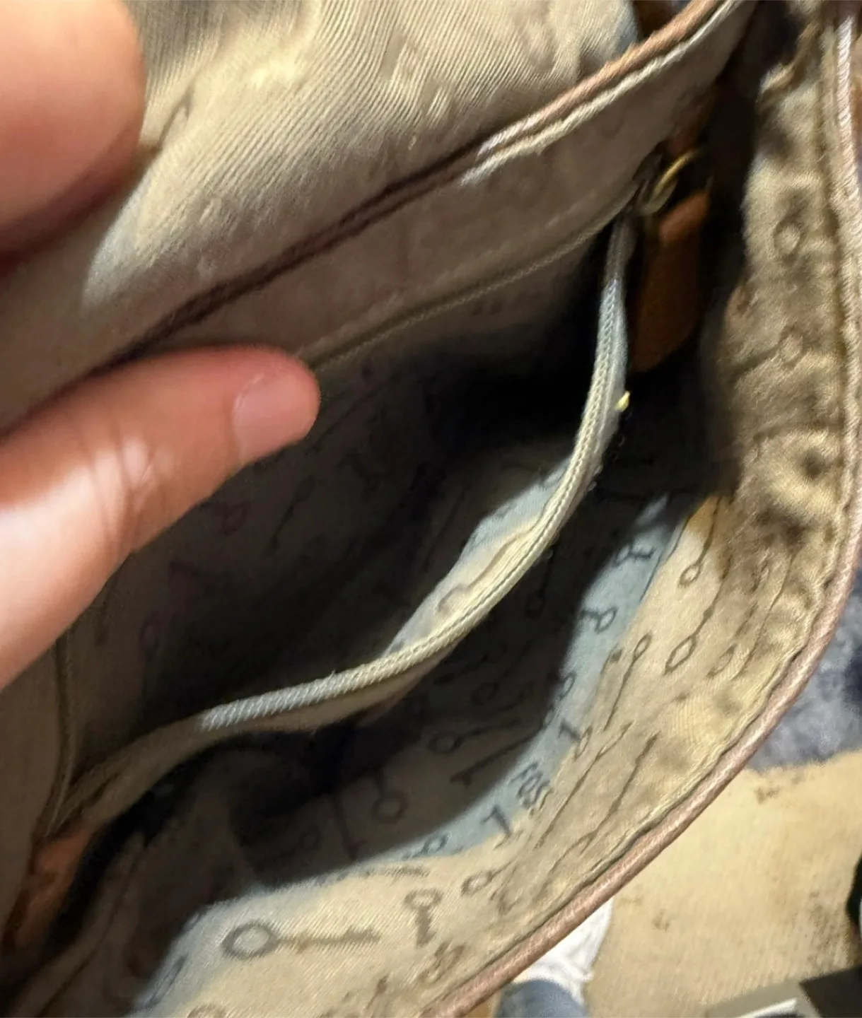 Bag/Purse Lot image indicator(4)