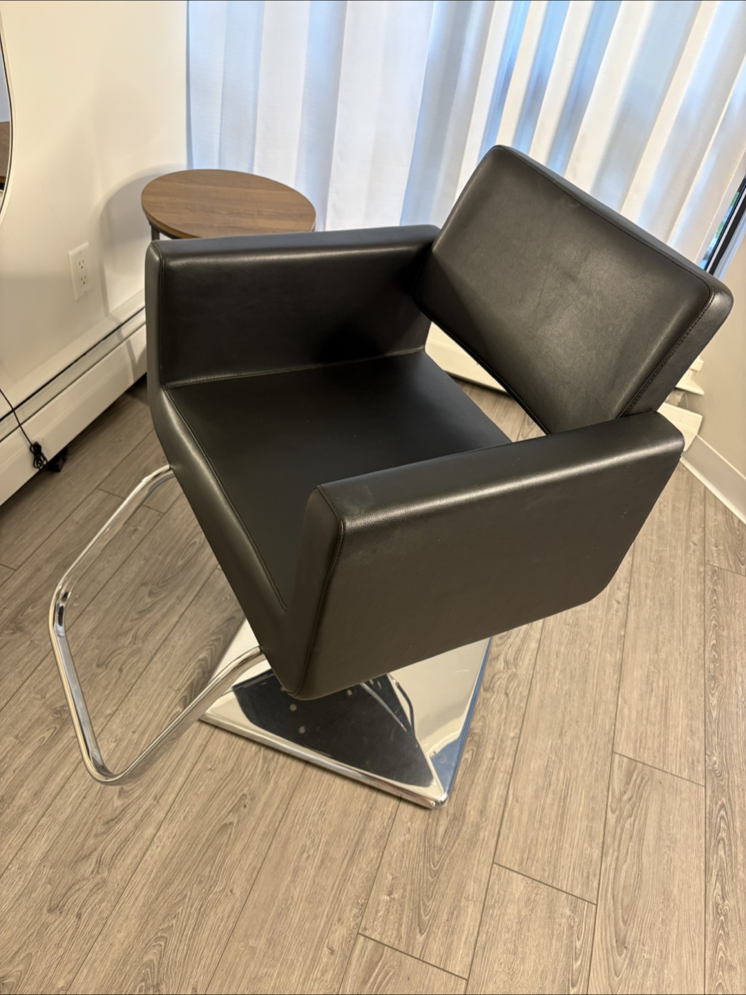 Salon/Barber Chair - Black