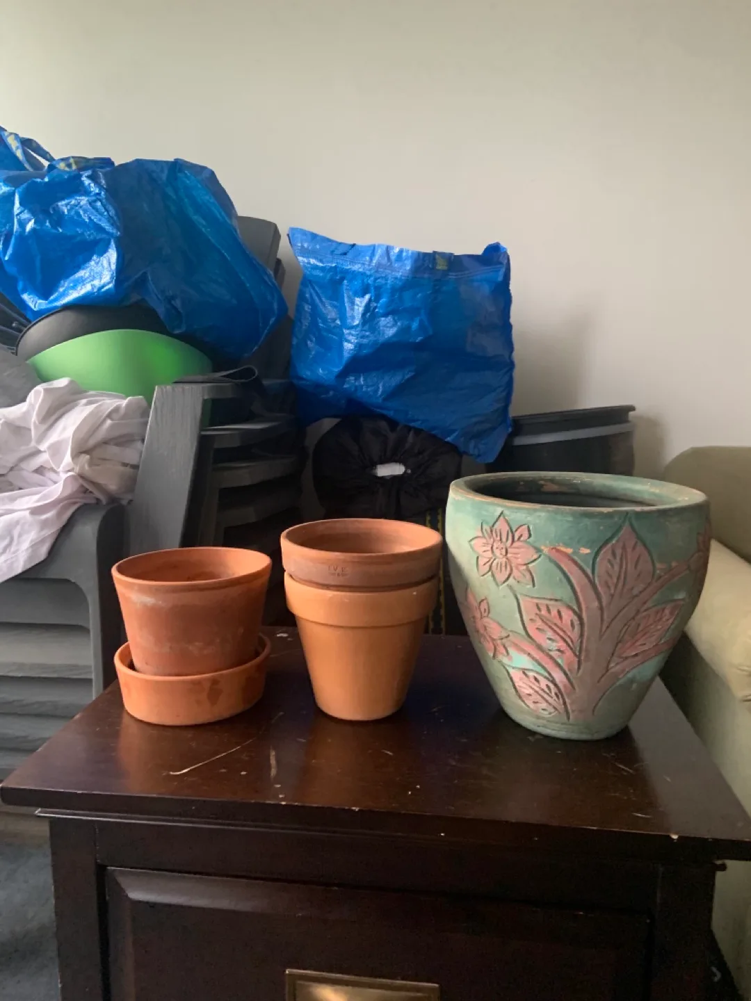 10 terracotta pots. 🪴 image indicator(2)