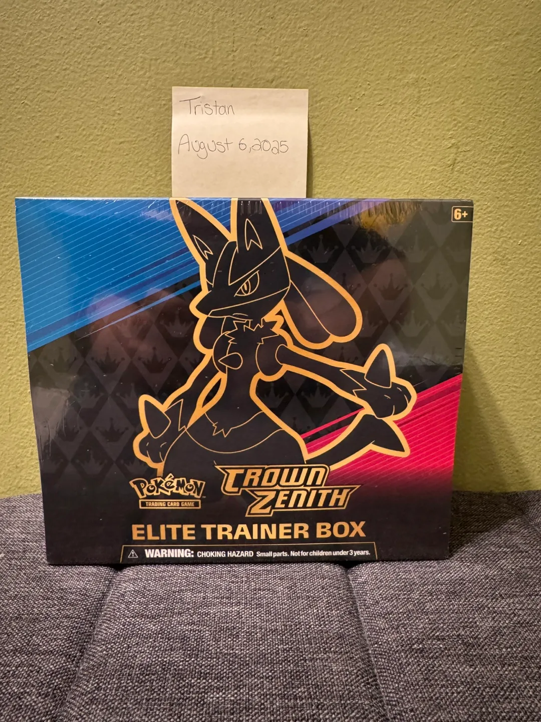 Pokémon Crown Zenith Elite Trainer Box - New thumbnail