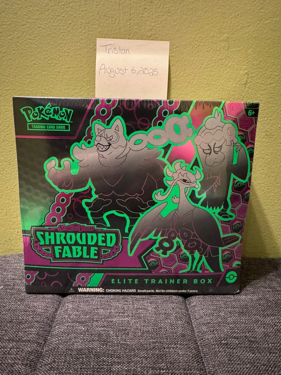 Pokémon TCG: Scarlet & Violet Shrouded Fable Elite Trainer Box thumbnail
