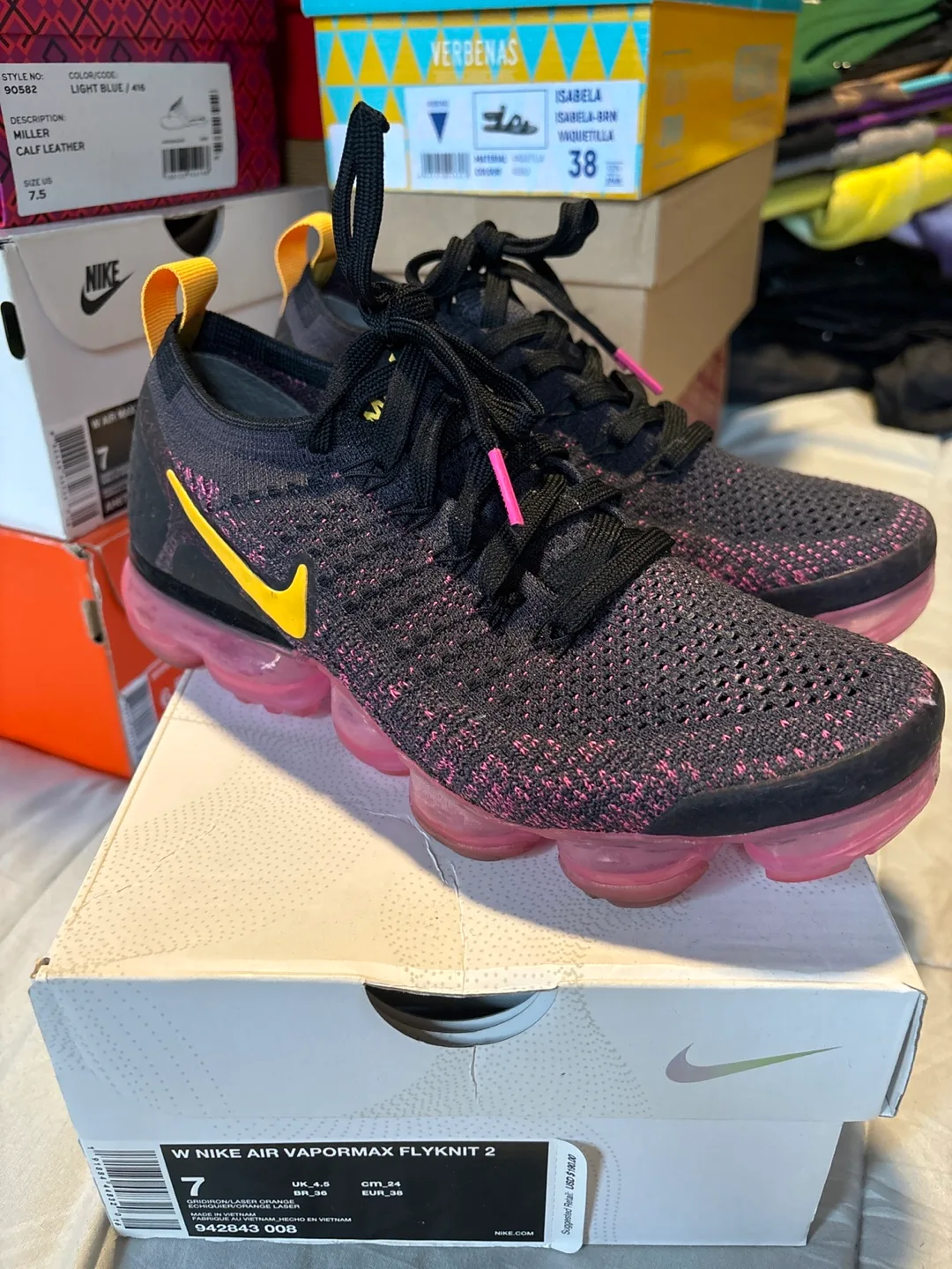 Nike Air Vapormax Flyknit 2, Women's Size 7 thumbnail