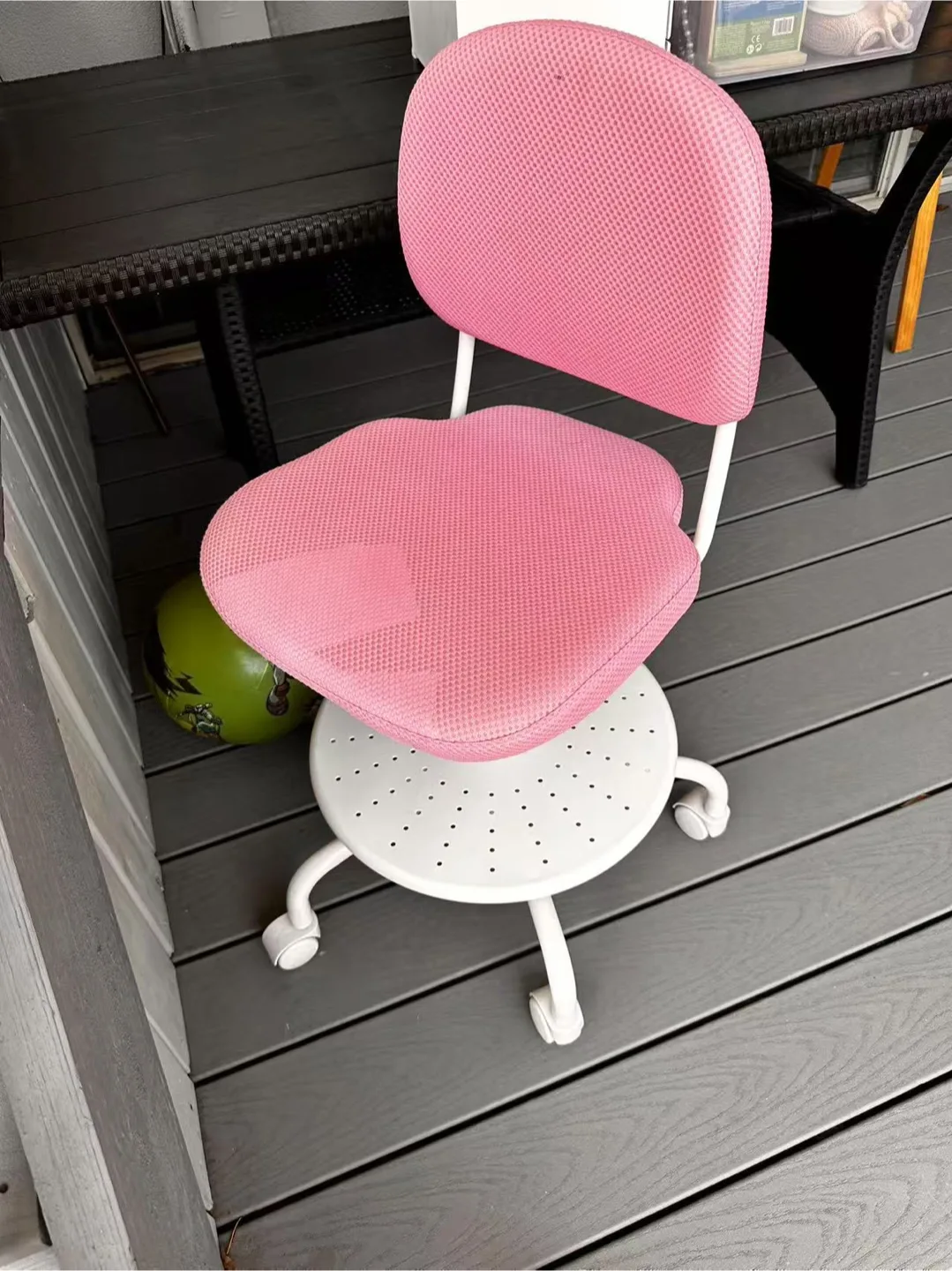 Pink Kids Desk Chair image indicator(3)