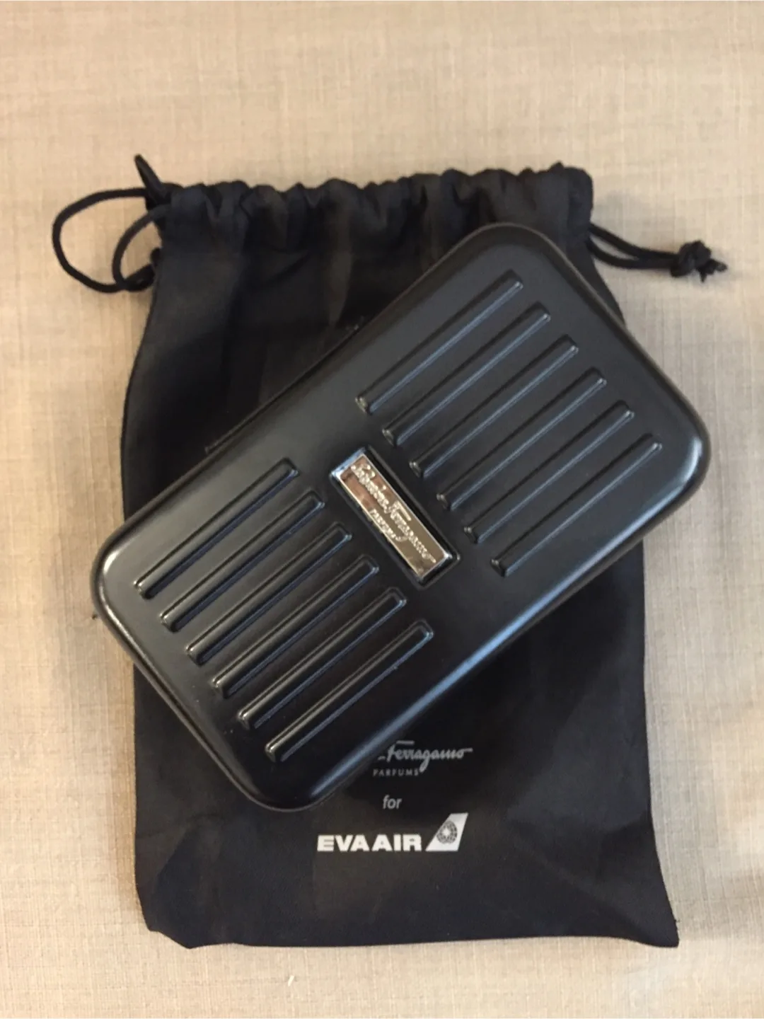 🧡 Ferragamo Eva Airlines Business Class Amenity Kit thumbnail