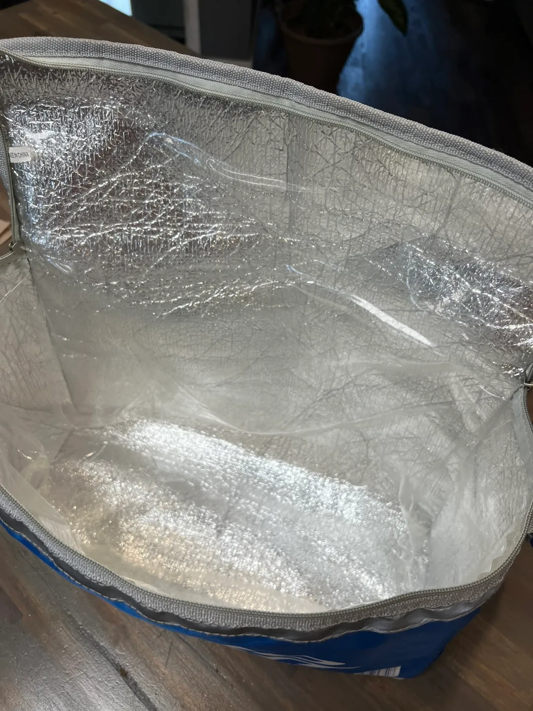 24 Can Cooler Bag & Food Delivery Bag image indicator(2)