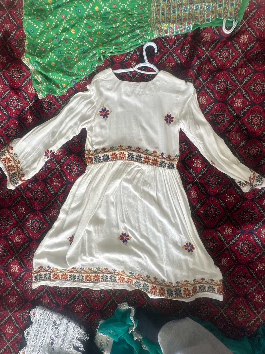 White Embroidered Dress image indicator(2)