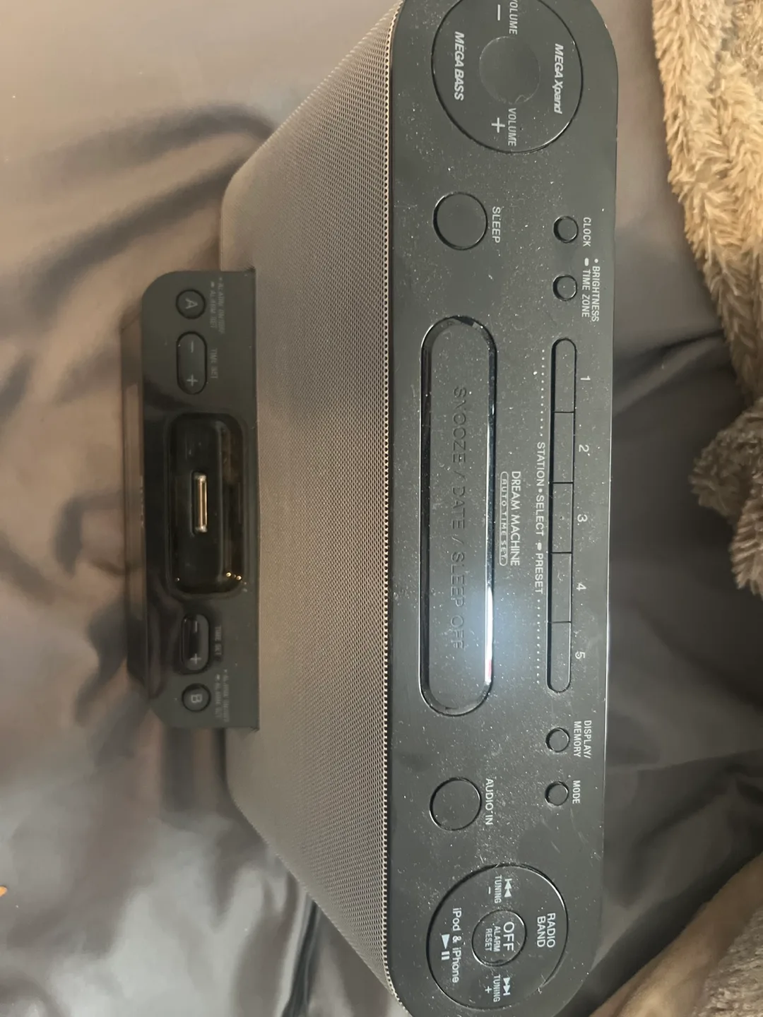 Sony ICF-CS10iP FM/AM Clock Radio image indicator(2)